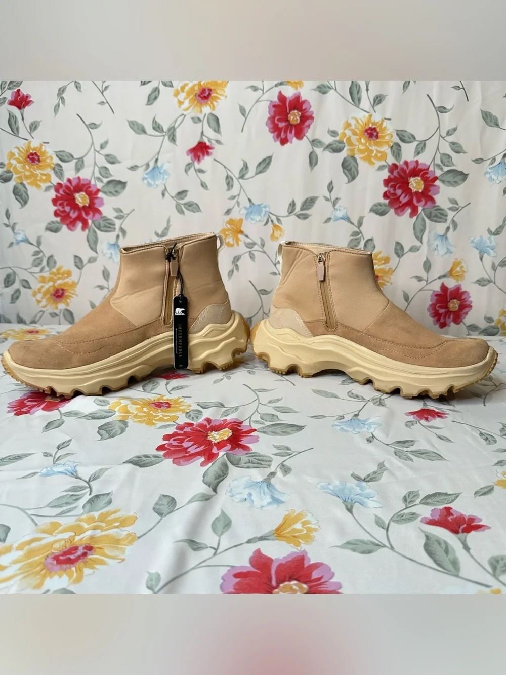SOREL | NWT Kinetic Breakthru Acadia Waterproof Suede | Tawny Buff | Size 9
